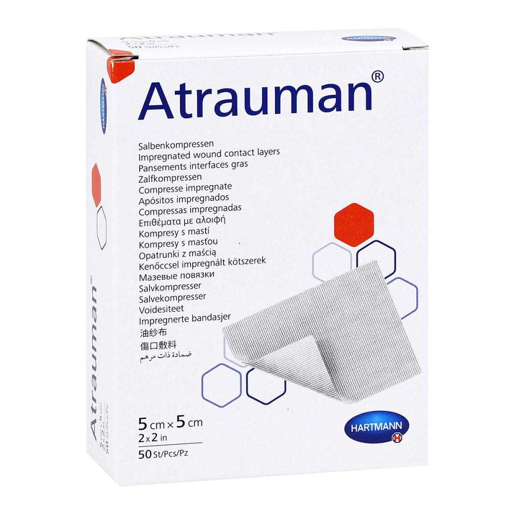 Das Produktfoto zeigt Atrauman 5x5 Cm Steril Kompressen (50 stk) PZN 16123325