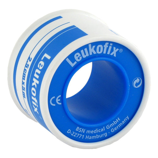 Das Produktfoto zeigt Leukofix Verbandpfl.2,5 Cmx5 M (1 stk) PZN 01698592