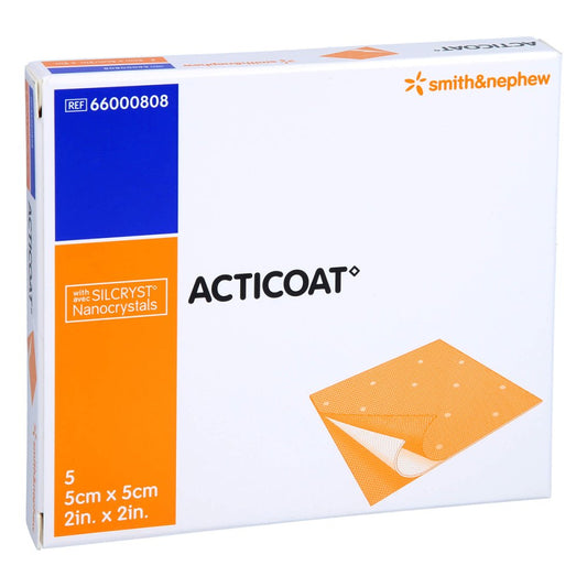 Das Produktfoto zeigt Acticoat 5x5 Cm Antimikrobielle Wundauflage (5 stk) PZN 11175530