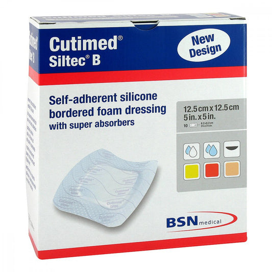 Das Produktfoto zeigt Cutimed Siltec B Schaumverb.12,5x12,5 Cm M.Haftr. (10 stk) PZN 13971998
